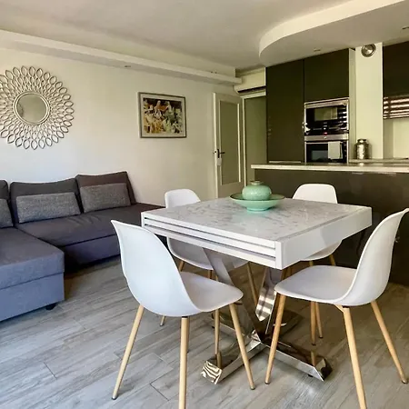 Apartment Plein Centre Saint-Tropez